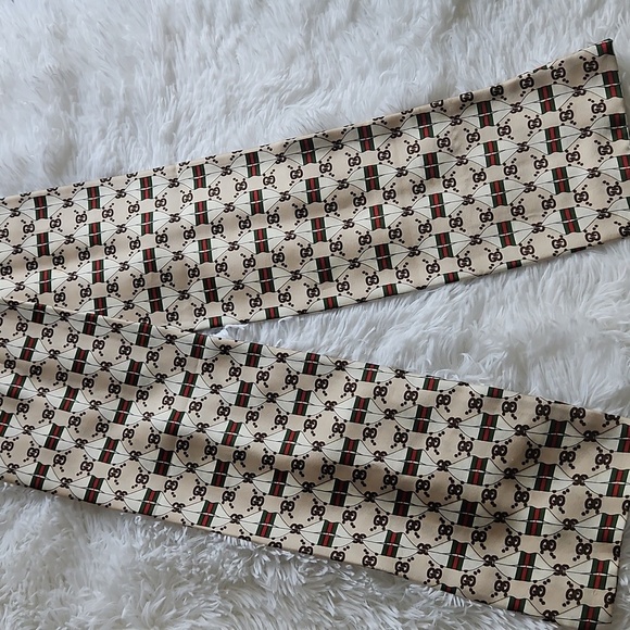 Gucci Beige Seda Patterned Scarf. 56 Long By 6 Width - Picture 3 of 4